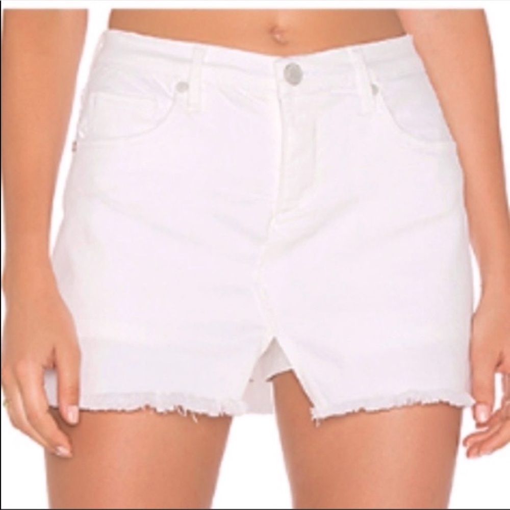 Blank nyc white short. NWT. Size 28